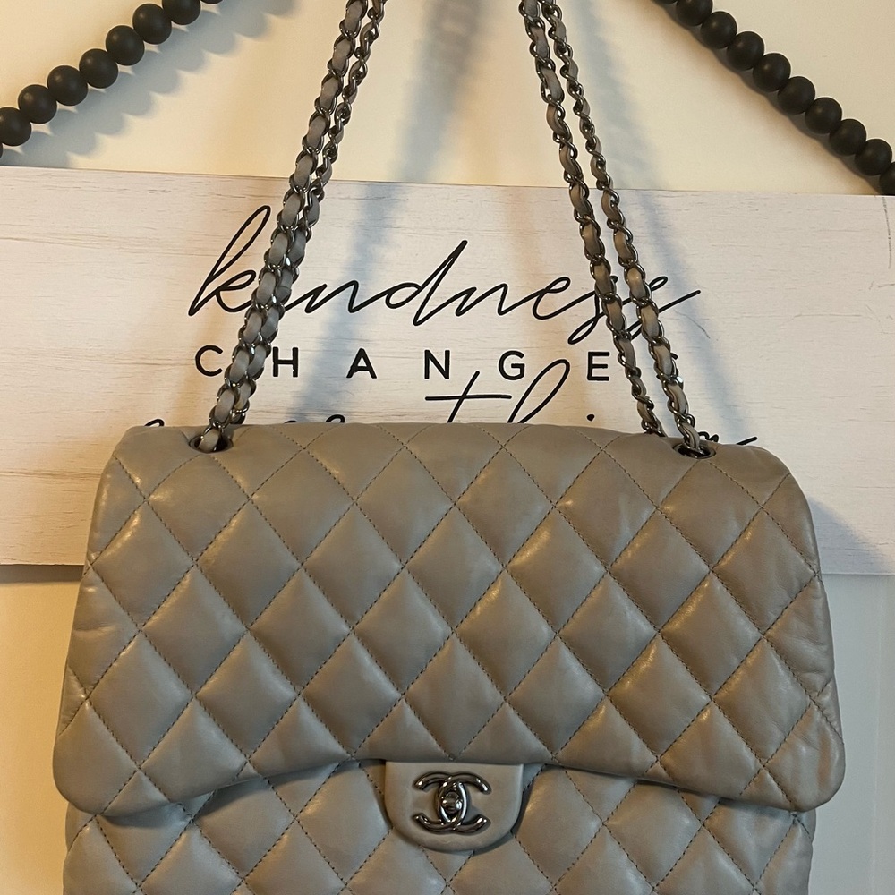 Chanel MAXI Jumbo Grey Silver Quilted Lambskin Leather Flap Bag Purse Paris Box - Picture 4 of 5